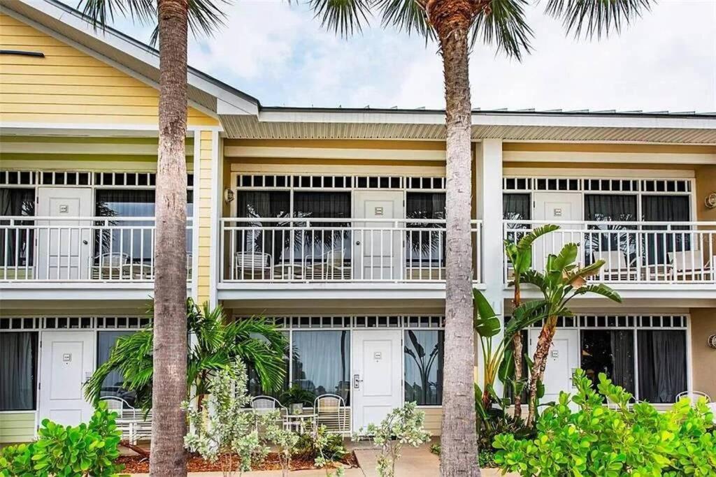Bay View, Studio206, Beach Steps Away! Pool+Wifi Ruskin Eksteriør bilde