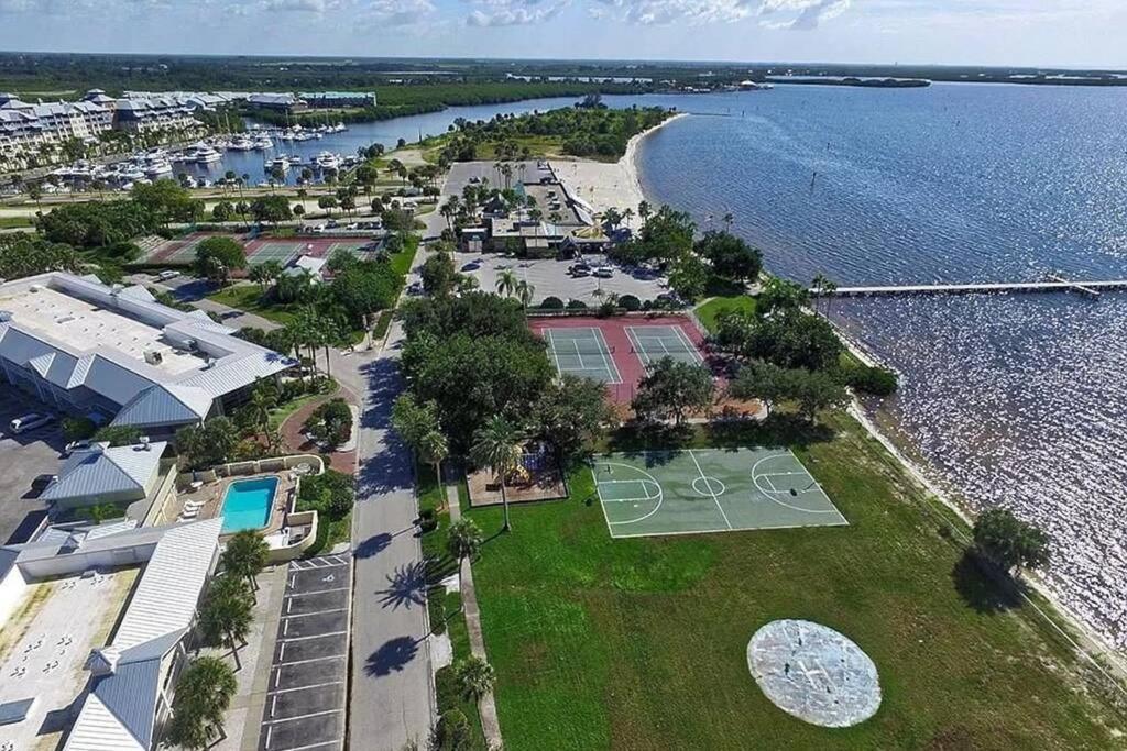 Bay View, Studio206, Beach Steps Away! Pool+Wifi Ruskin Eksteriør bilde