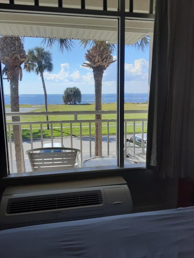 Bay View, Studio206, Beach Steps Away! Pool+Wifi Ruskin Eksteriør bilde