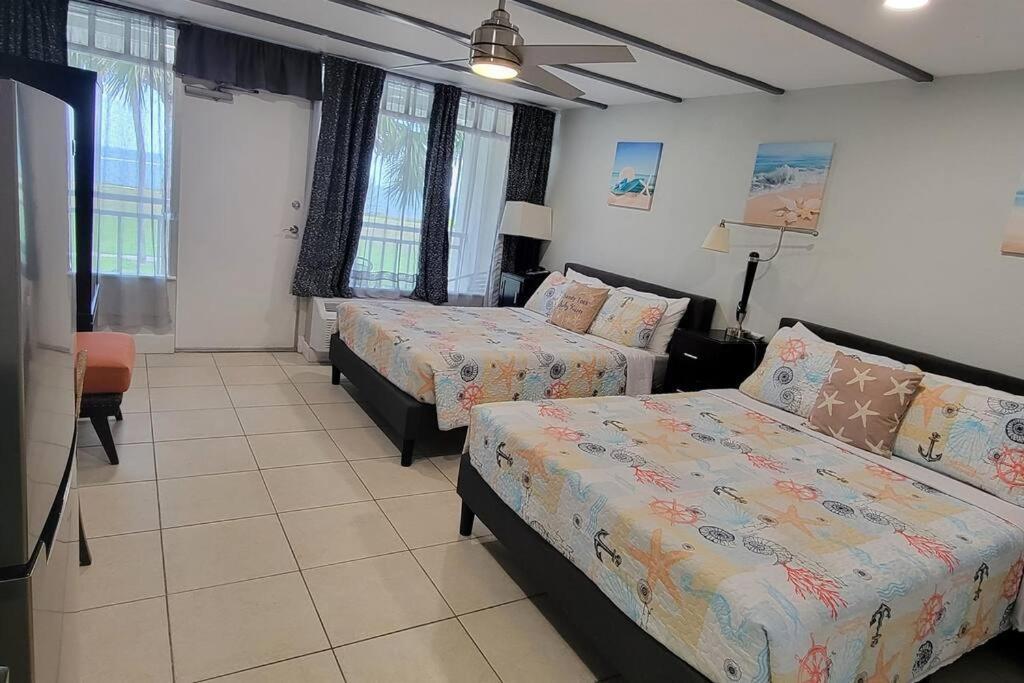 Bay View, Studio206, Beach Steps Away! Pool+Wifi Ruskin Eksteriør bilde