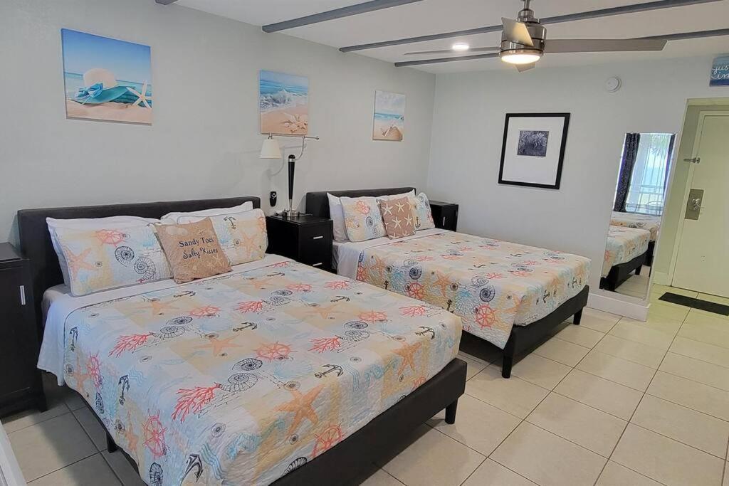 Bay View, Studio206, Beach Steps Away! Pool+Wifi Ruskin Eksteriør bilde
